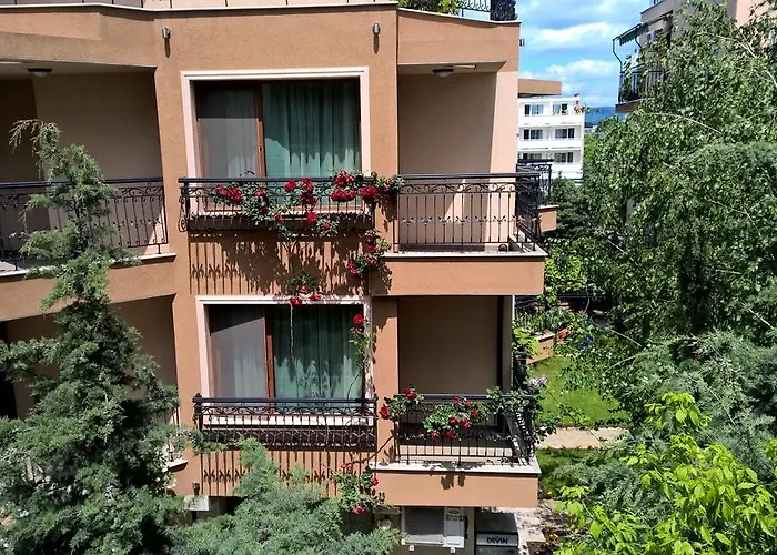 Къща за гости Brigantina 3*