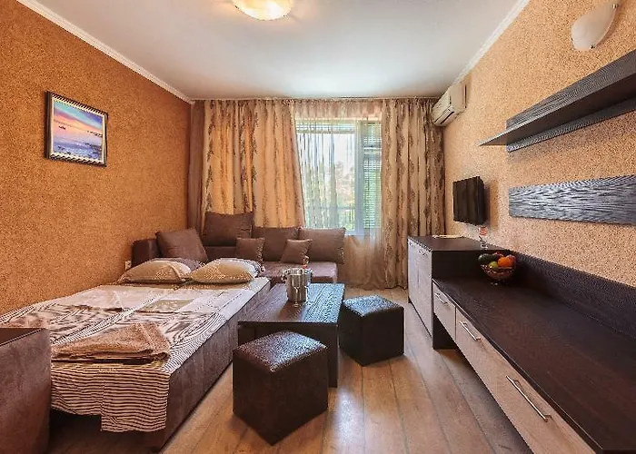 Къща за гости Brigantina 3*