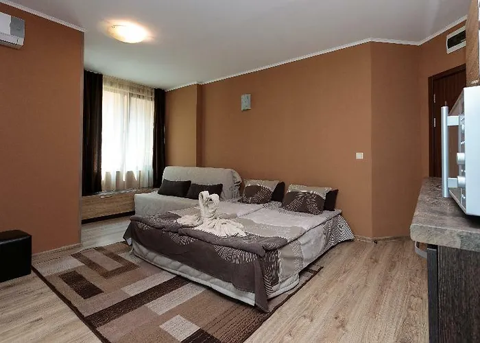 Къща за гости Brigantina 3*