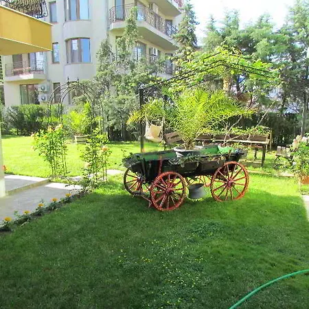бригантина Къща за гости 3*
