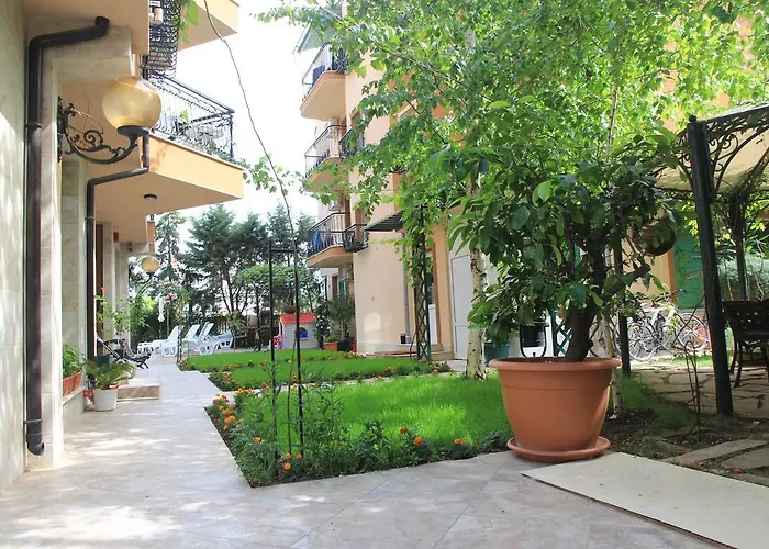 Brigantina Guest house 3*